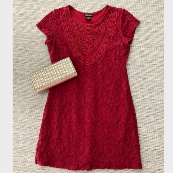 Miss Chevous Dresses & Skirts - Miss Chievous Red Short Sleeve Crochet Dress Medium